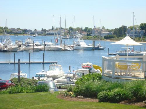 Anchor In Hotel - Hyannis, MA - Best Beach Hotels in Cape Cod, MA