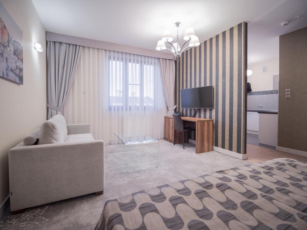 Hotel Miodowa - Best Hotels with Free Breakfast in Krakow