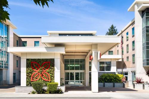 Hilton Garden Inn Palo Alto - Best Pet-Friendly Hotels in Palo Alto, CA