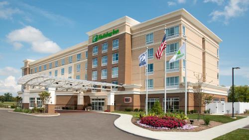 Holiday Inn Indianapolis Airport by IHG - Best Hotels with Airport Shuttle Service in Indianapolis, IN
