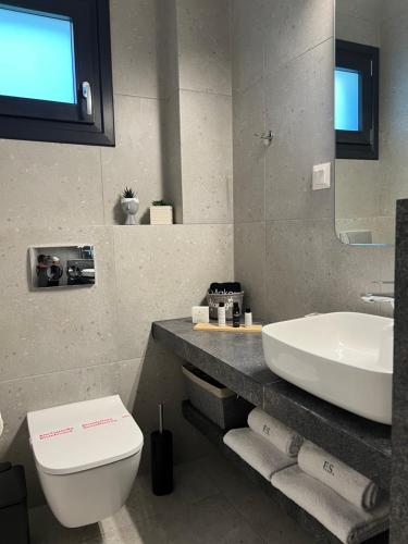 Four Shades Luxury Suites