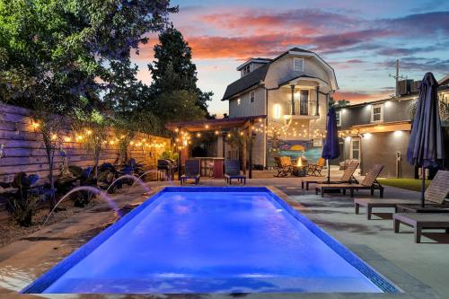 Sleeps 20-spacious Suites Near Fq W Pool