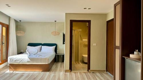 Almas Pyramids Hotel