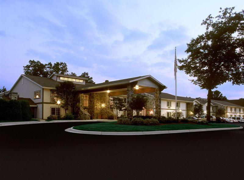 Swan Lake Resort - Best Pool Hotels in Indiana