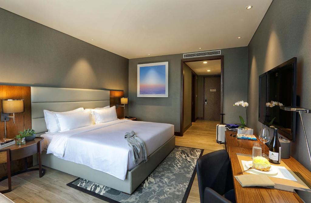 Makati Diamond Residences - Best Hotels in the Philippines for Families