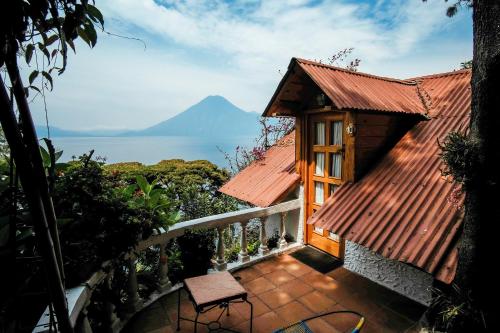 Hotel La Casa del Mundo - Best Hotels in Santa Cruz La Laguna
