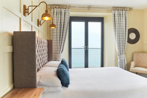 Outlaw's Guest House - Hotels with Sea Views in Cornwall