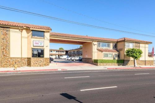 Sea Rock Inn - Los Angeles - Best Hotels in Mendocino