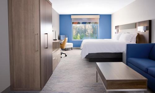 hotels with suites in Memphis