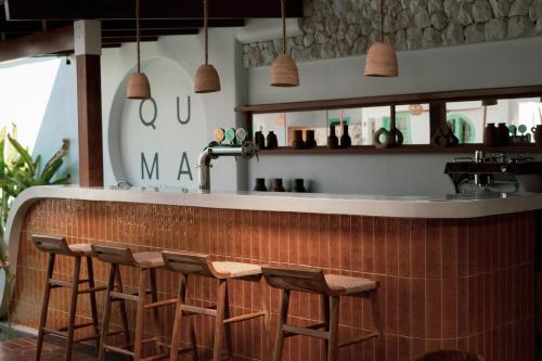 Quma Hotel