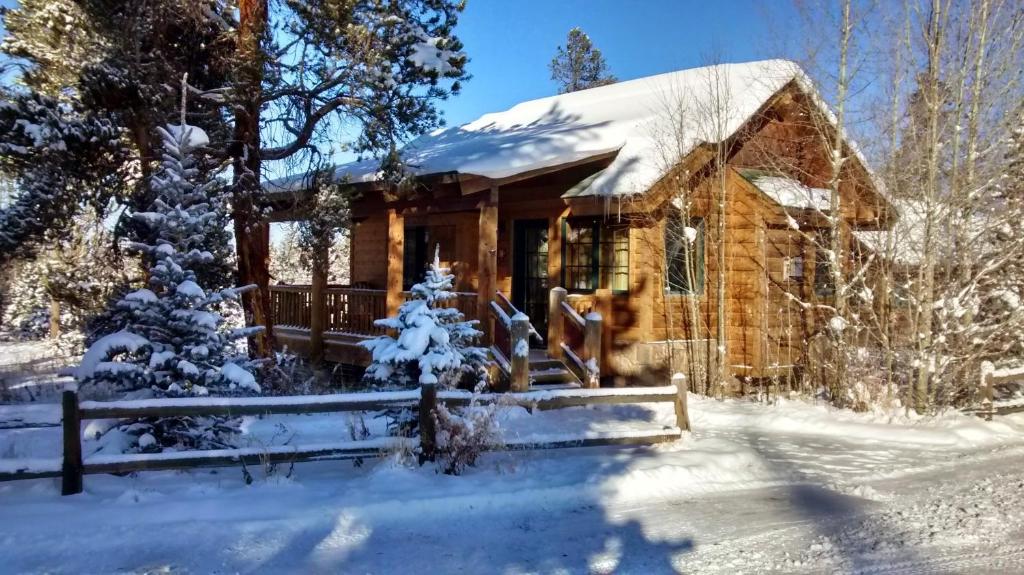 Wild Horse Inn - Ski Hotels in Colorado