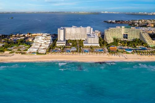 Riu Palace Kukulkan - Adults Only - All Inclusive - Best Hotels with Free Breakfast in Cancun