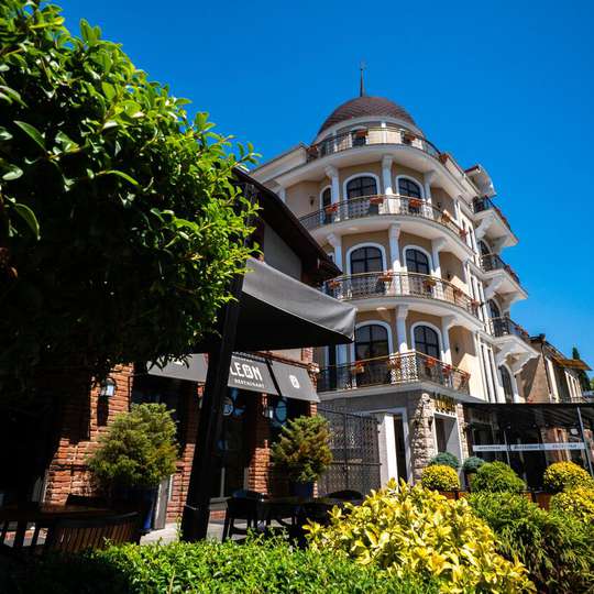 Leon Boutique Hotel