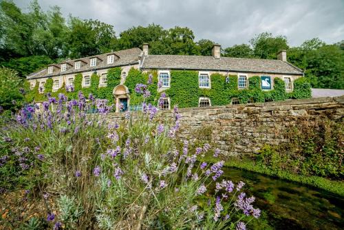 The Swan Hotel - Best Dog Friendly Hotels in The Cotswolds