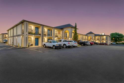 Motel 6 Bossier City, La - Best Pool Hotels in Bossier City, LA