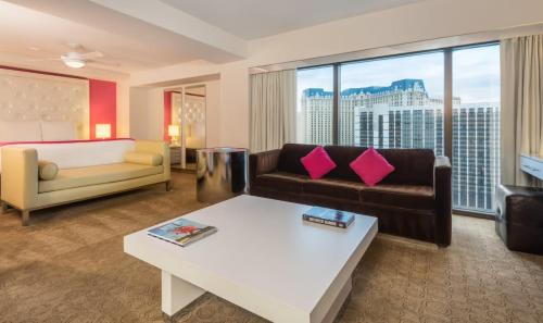 Flamingo Las Vegas Hotel & Casino by Suiteness