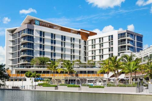The Gates Hotel South Beach - Best Pool Hotels in Miami Beach, FL