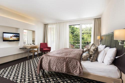 Bo33 Hotel Family & Suites - Best Family Hotels in Hungary