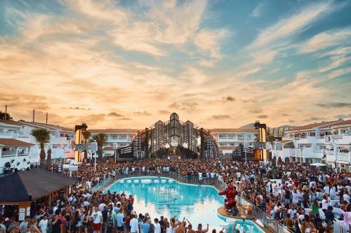 Ushuaïa Ibiza Beach Hotel - Adults Only - Club Entrance Included - Best Beach Hotels in Ibiza