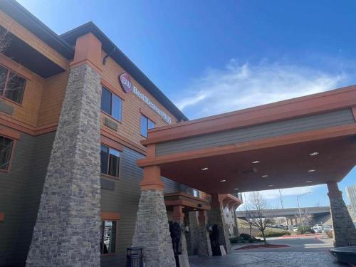 Best Western Plus KC Speedway Inn & Suites - Best Hotels with Free Breakfast in Kansas City, MO