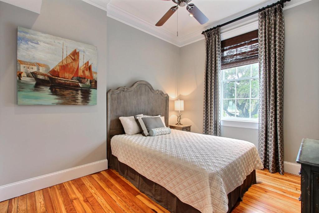 The Suites at Bay - Best Hotels in Savannah