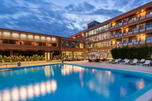 Sky Blue Hotel & Spa - Best Parking Hotels in Romania
