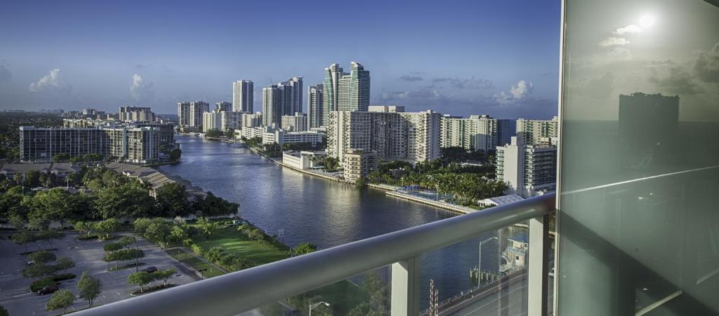 Beachwalk Elite Hotels and Resorts - Best Hotels With Balconies in Fort Lauderdale