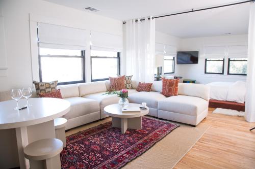 Hotel Covell - Los Angeles Hotels with Suites