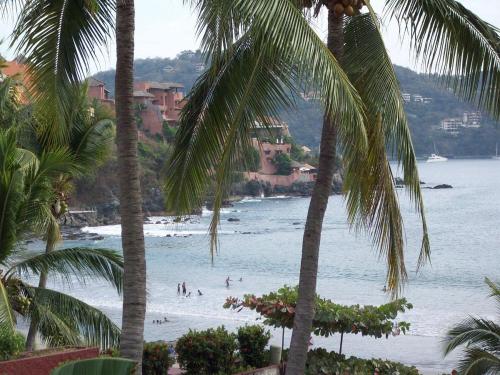 Casa Madera Zihuatanejo - Best Hotels in Guerrero