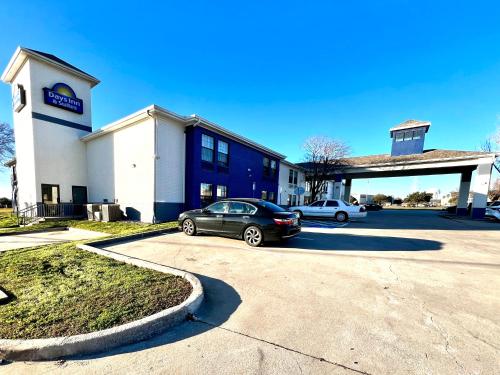 hotels with suites in Plano