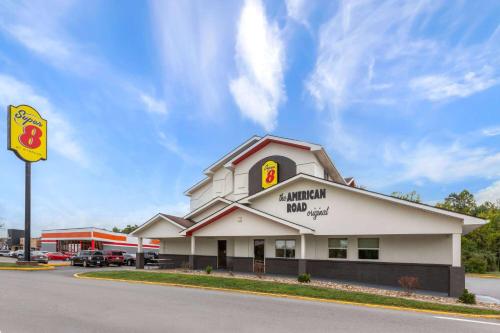 Super 8 by Wyndham Summersville