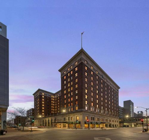 Hotel Fort Des Moines, Curio Collection By Hilton - Best Hotels in Des Moines