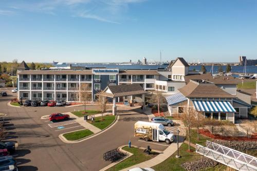Park Point Marina Inn - Best Hotels with Free Breakfast in Duluth, MN