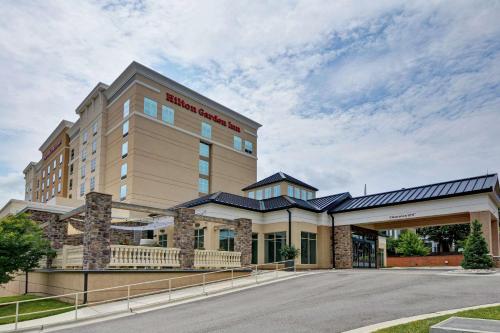 Hilton Garden Inn Raleigh/Crabtree Valley - Best Parking Hotels in Raleigh, NC