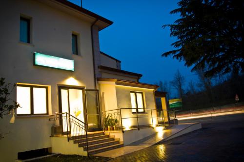 Hotel Main Street - Best Parking Hotels in Rimini