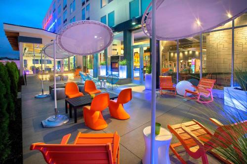 Aloft Buffalo Airport - Best Hotels with Airport Shuttle Service in Buffalo, NY