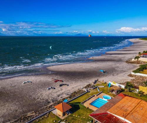 Panama Kite House - Kite, Eat, Sleep, Repeat - Best Pool Hotels in Panama
