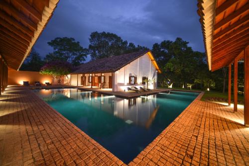 Maya Tangalle