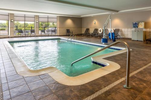 Hilton Garden Inn Memphis/Wolfchase Galleria - Best Pool Hotels in Memphis, TN