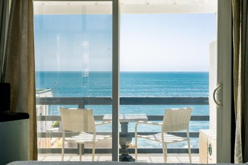 Laguna Cove Hotel - Best Business Hotels in Laguna Beach, CA