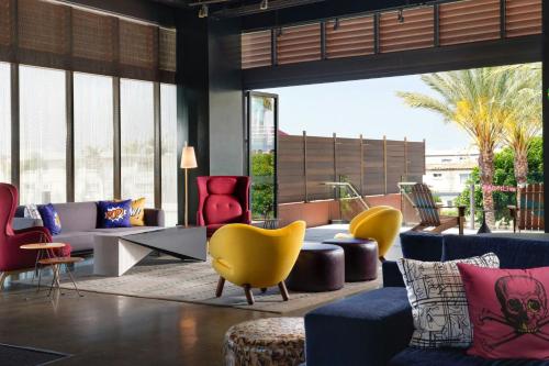 Aloft El Segundo - Los Angeles Airport - Best Hotels with Airport Shuttle Service in Los Angeles, CA