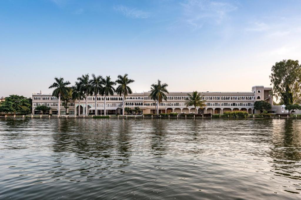 Hotel Lakend - Best Hotels with Free Breakfast in India