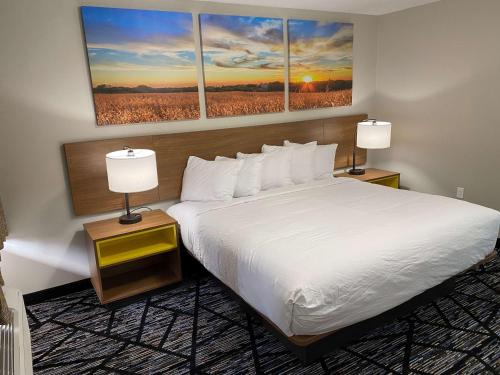 Days Inn by Wyndham Lake Charles - Best Hotels in Lake Charles, LA
