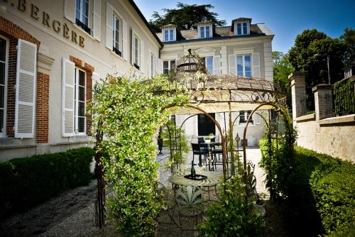 Champagne André Bergère & Suites - Best Hotels in Epernay