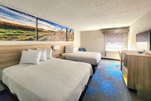 hotels with suites in Lafayette