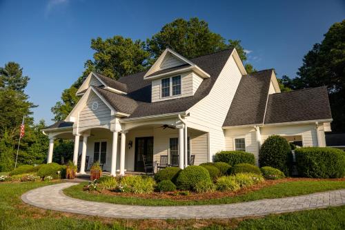 Bed & Breakfast on Tiffany Hill - Best Hotels in North Carolina