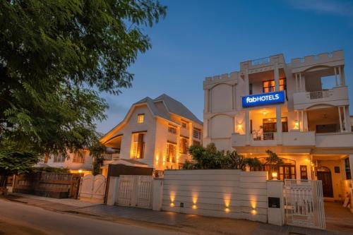 FabHotel Jaipur Villa - Hotels with Pools in Jaipur