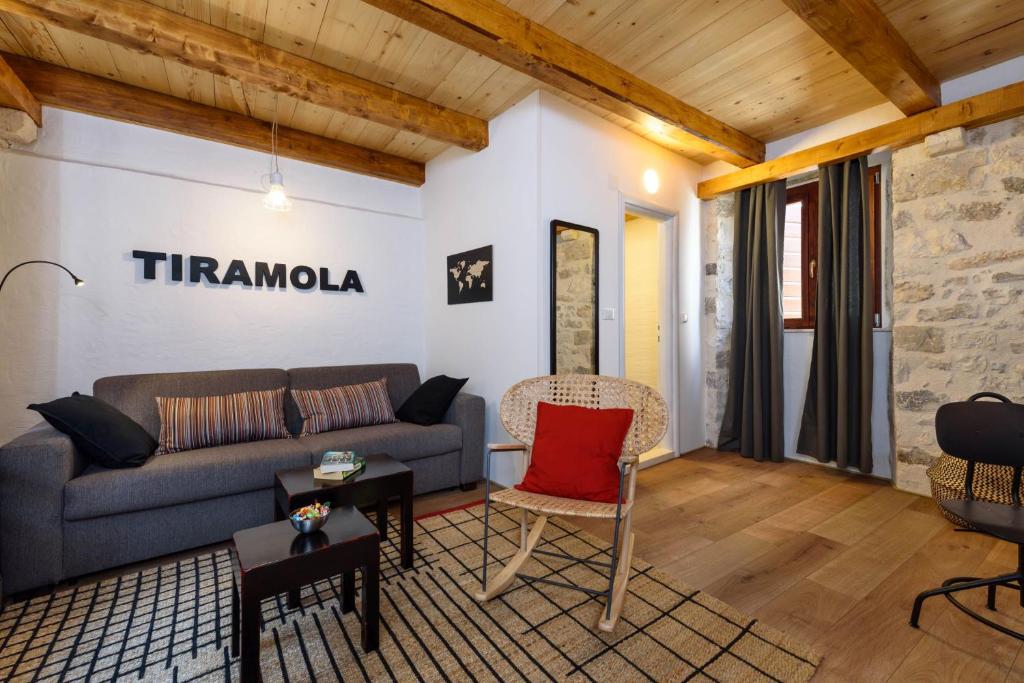 Apartments & Rooms Tiramola - Old Town - Best Hotels in Trogir