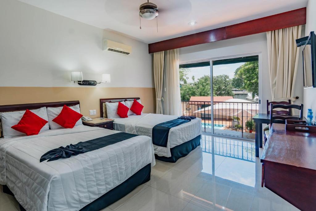 Hotel Siglo 21 Merida - Best Pool Hotels in Merida