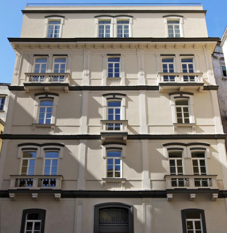 Albergo Palazzo Decumani - Best Hotels with Free Breakfast in Naples, Italy
